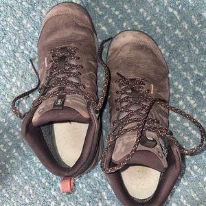 Women’s 10.5 Oboz Sypes hiking boots